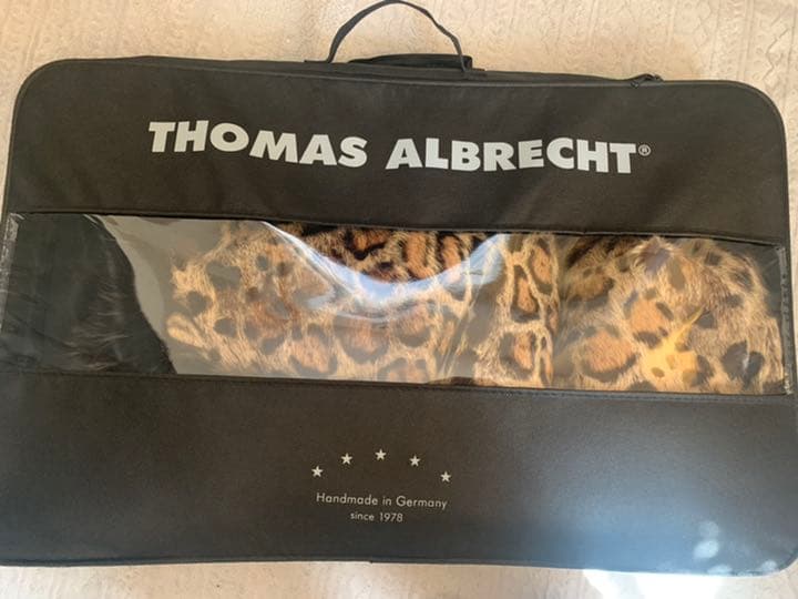 thomas albrecht ラビットファー　豹柄　アンゴラ　インテリア