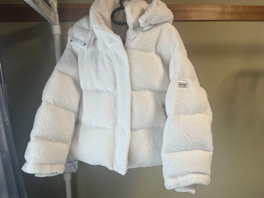 ミシェルマカロン フード付きホワイトダウンジャケット