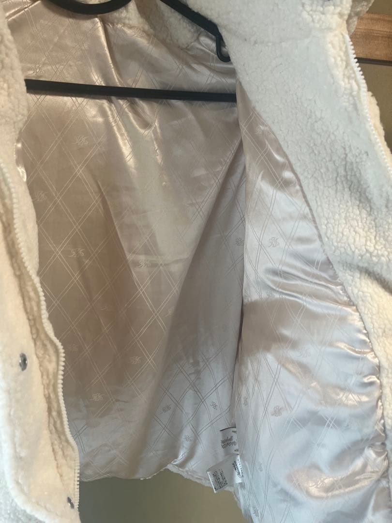 ミシェルマカロン フード付きホワイトダウンジャケット