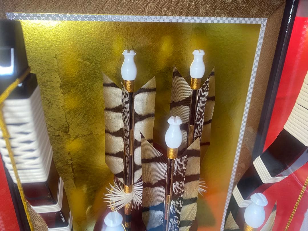 東京久月　家紋付破魔弓飾り１８号・間口約３２×奥行約３３×高さ約６５㎝