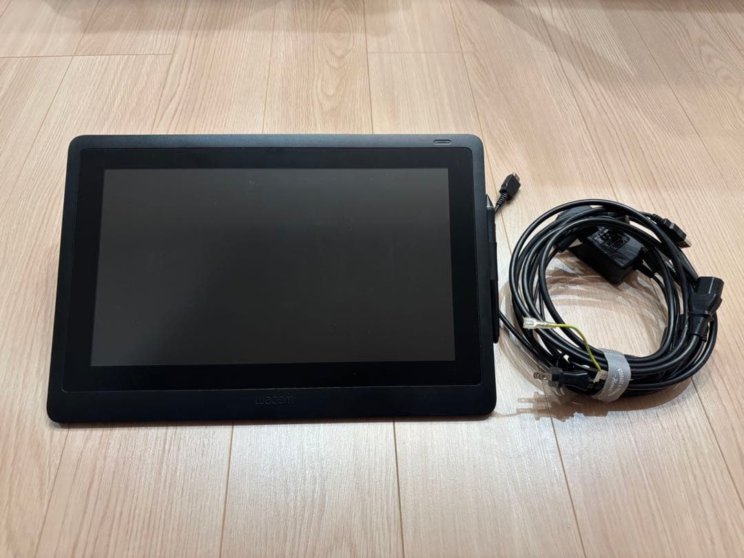 Wacom Cintiq 16 DTK-1660 スタンド・ペン付き　箱無し