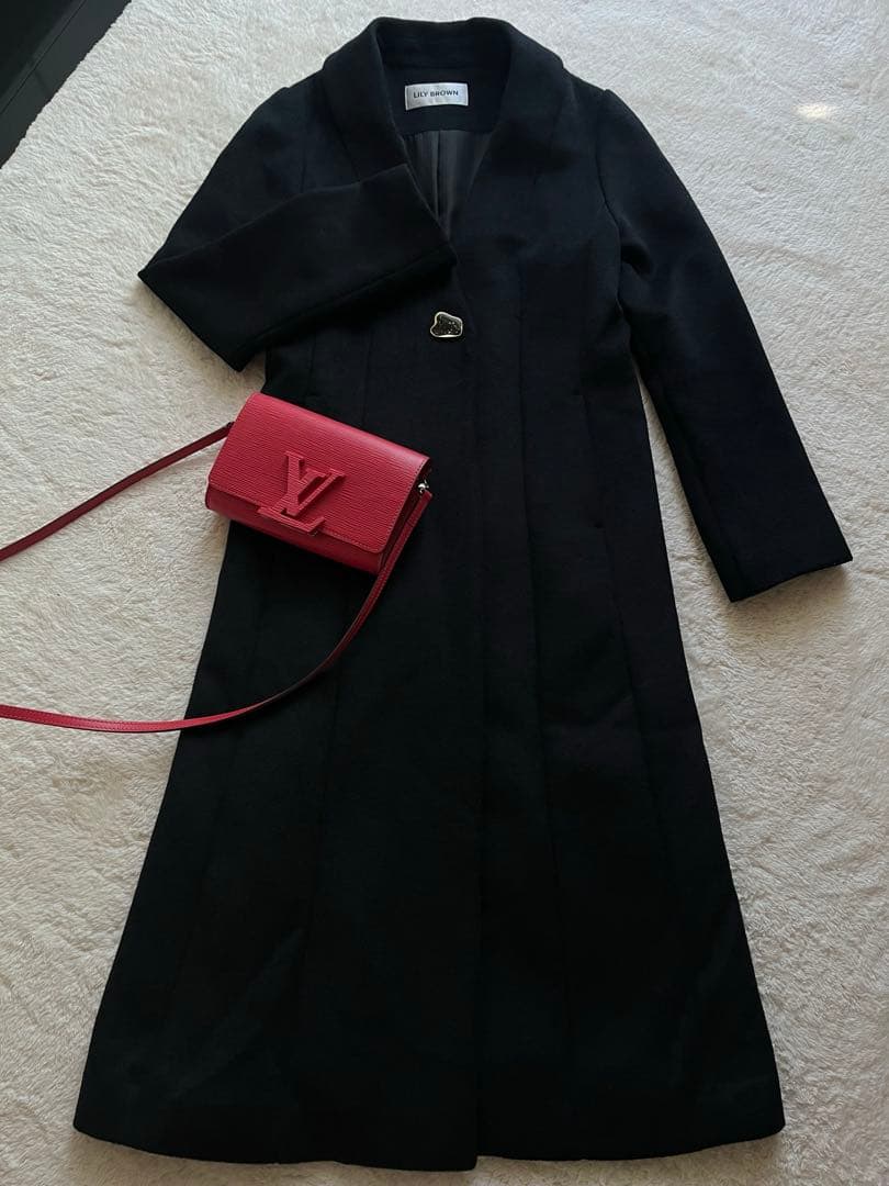 LILY BROWN ♡シルエットが美しいコート♡