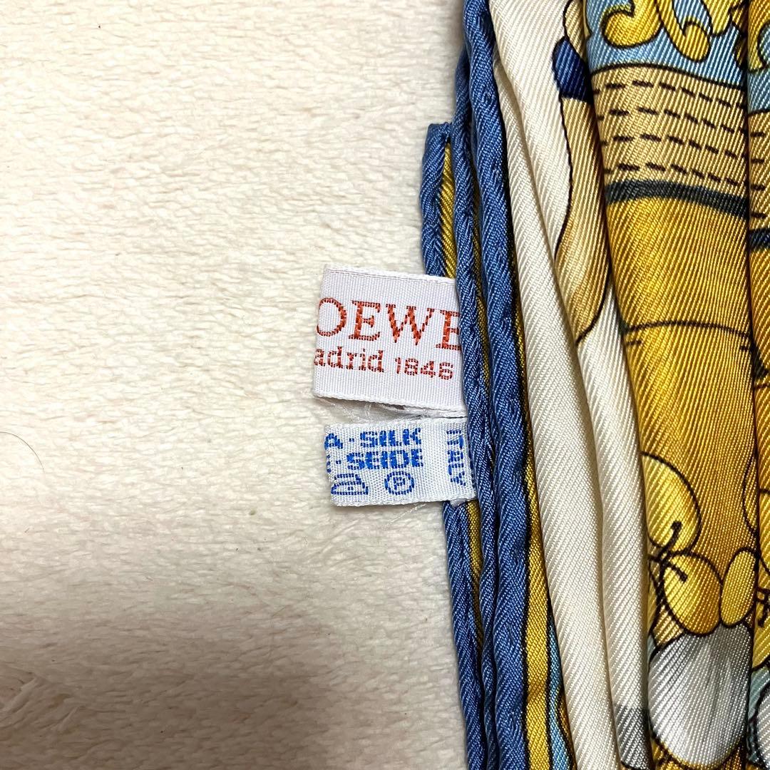 ロエベ アルネスアンダルーチェ 大判スカーフ シルク ネイビー系 アナグラム