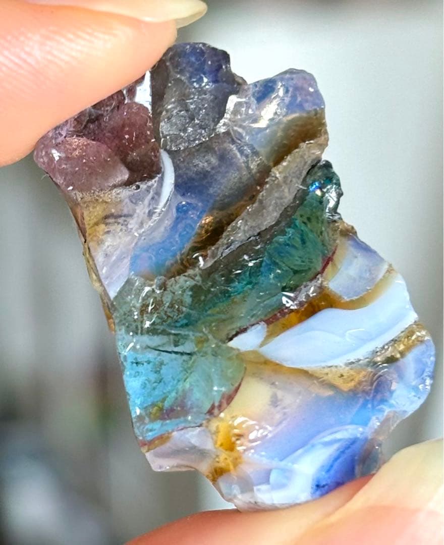 マルチカラー　アンダラクリスタル　シエラネバダ産　握り石　カラフル