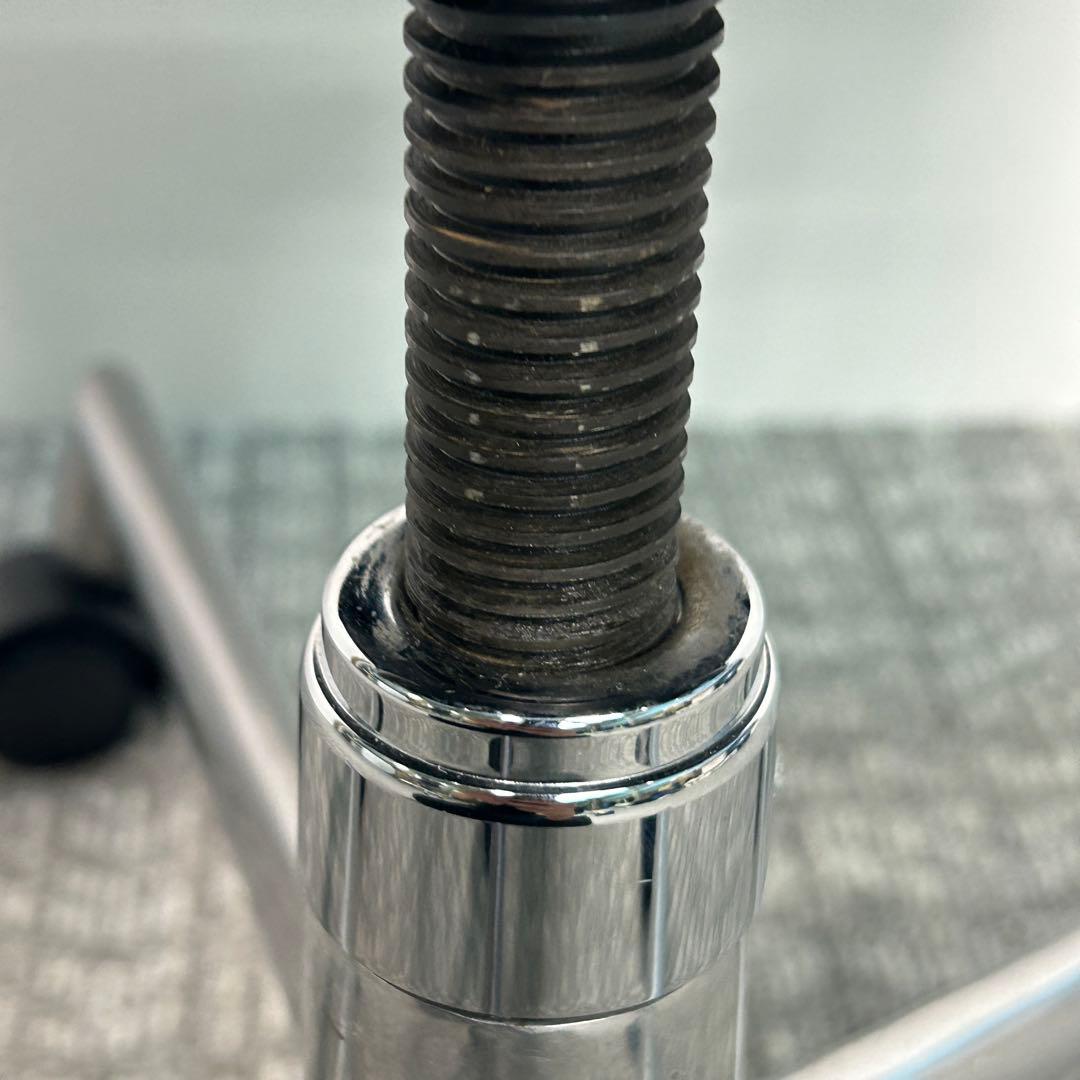 B. ハーマンミラー キャスターチェア アルミナムチェア 本革