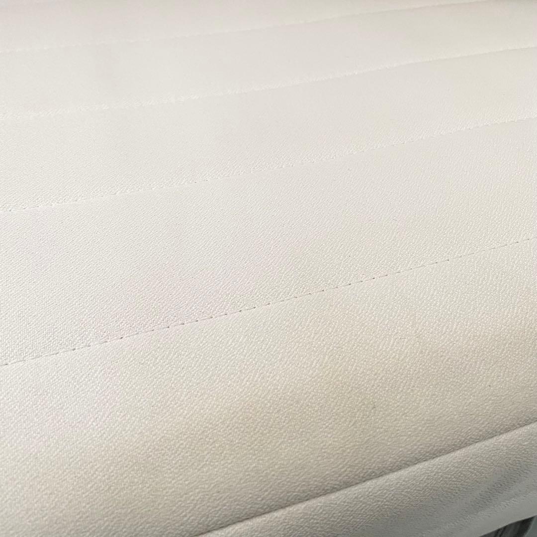 ダブルベッド 脚付き