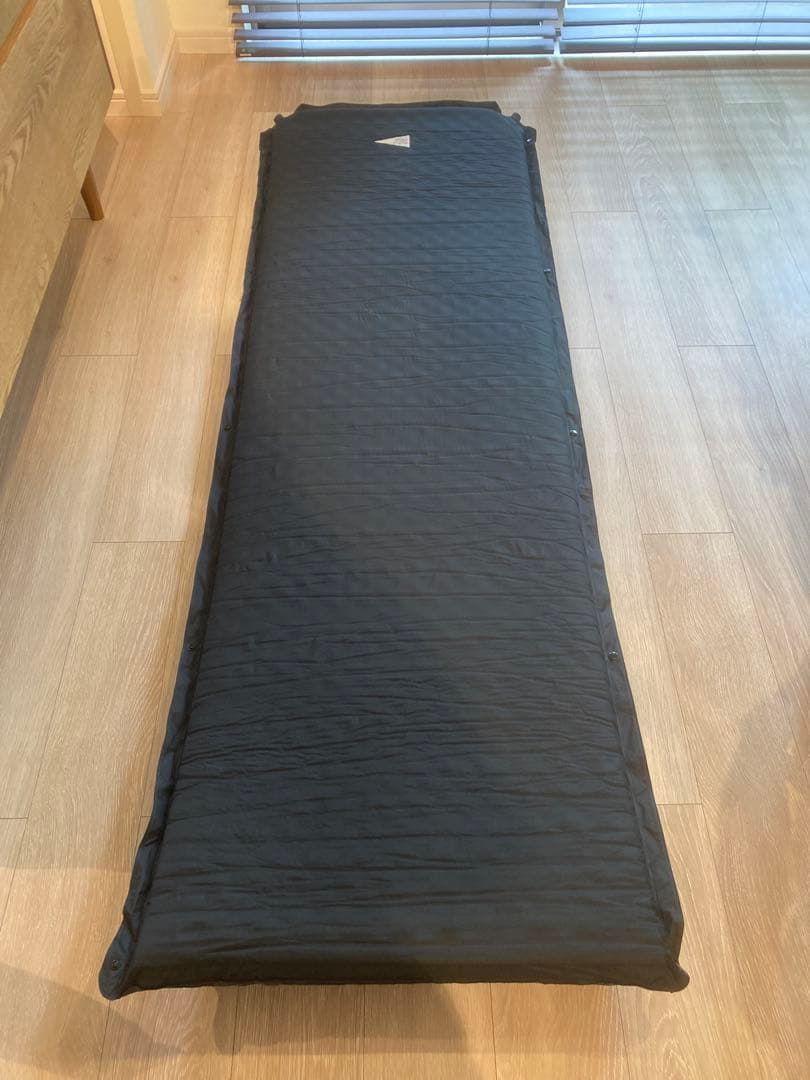ブルックリンアウトドアカンパニー　インフレーターマット　スリーピングマット