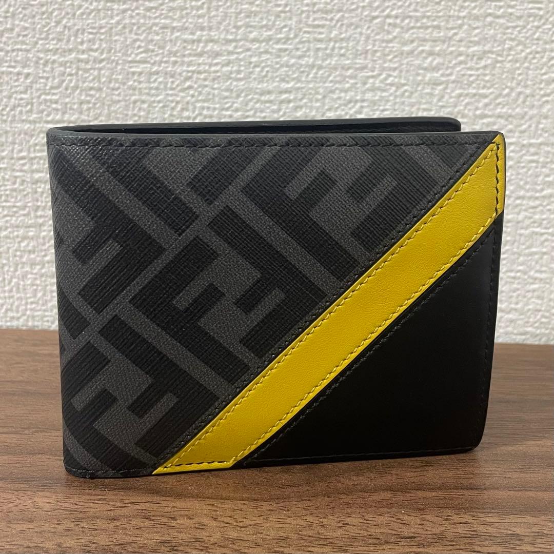 FENDI ケース付き二つ折り財布 グレーファブリック 二つ折り財布