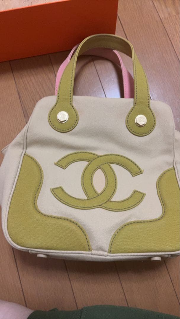 CHANEL マシュマロトートバッグ