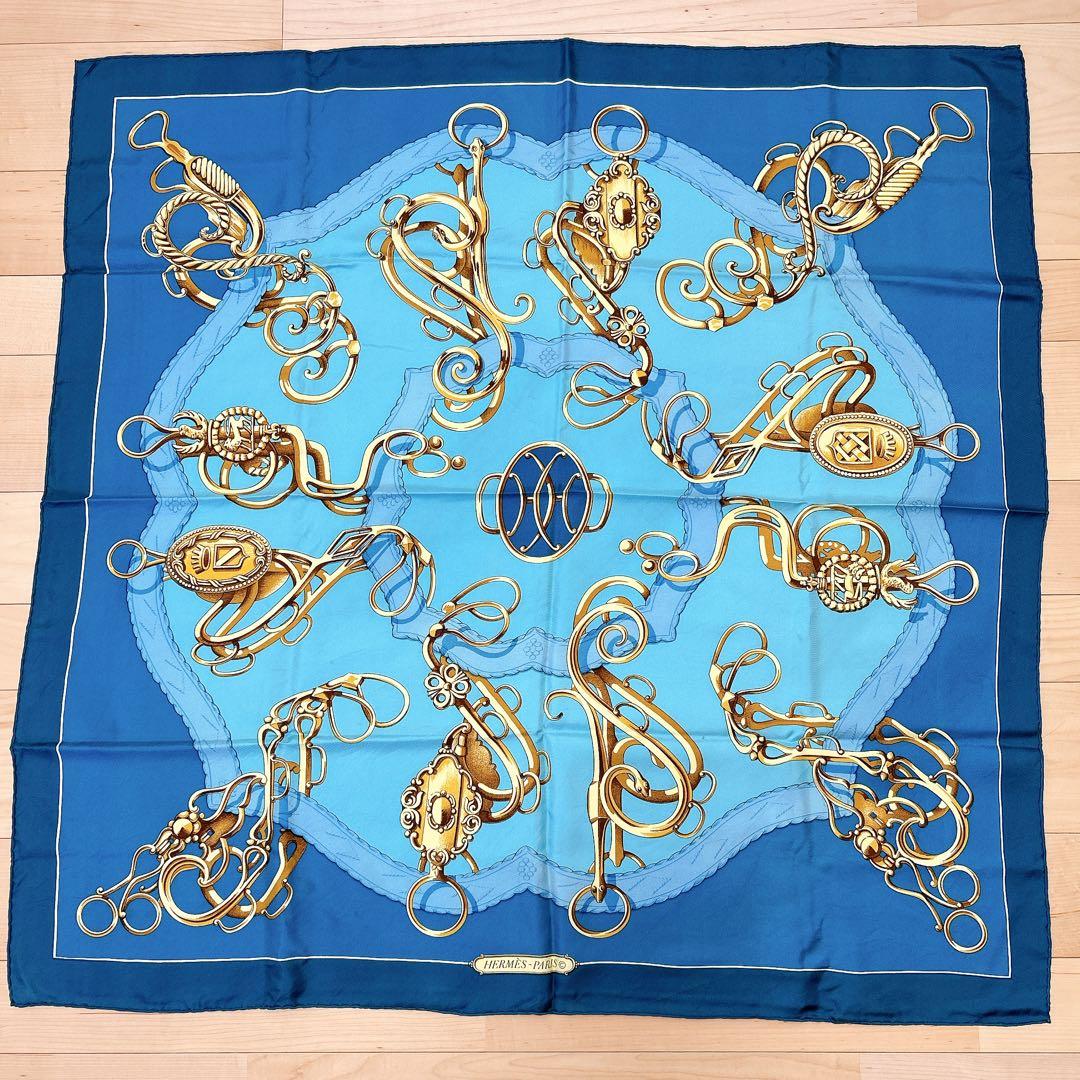 HERMÈS エルメス カレ90リフト・プロフィール（Lift Profile）