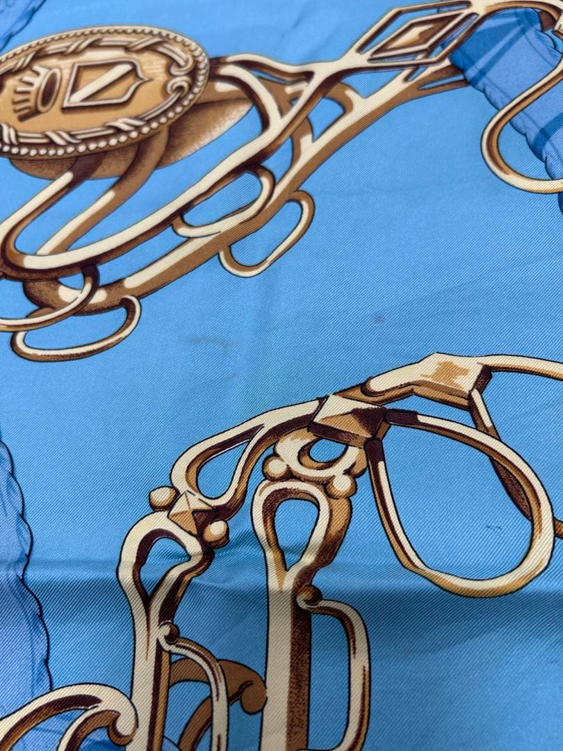 HERMÈS エルメス カレ90リフト・プロフィール（Lift Profile）