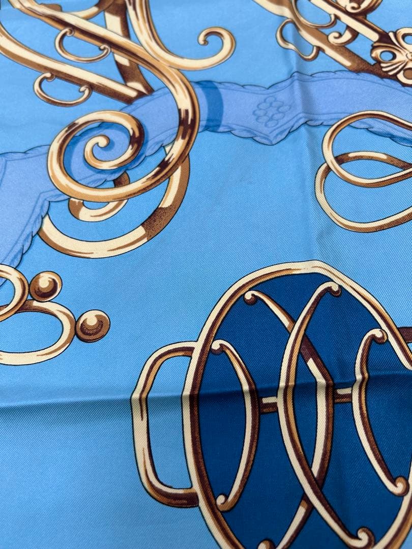 HERMÈS エルメス カレ90リフト・プロフィール（Lift Profile）