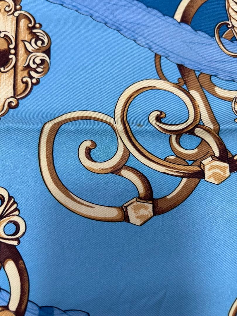 HERMÈS エルメス カレ90リフト・プロフィール（Lift Profile）