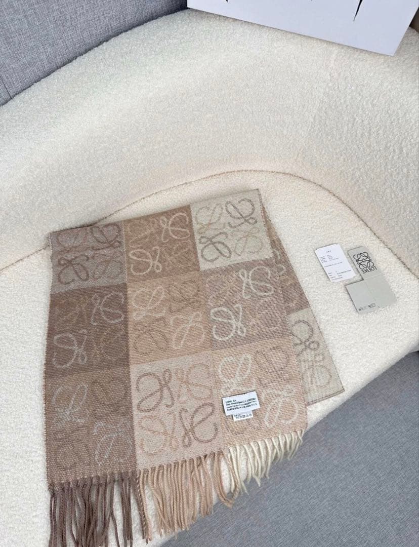 LOEWE ロエベ マフラー アナグラム