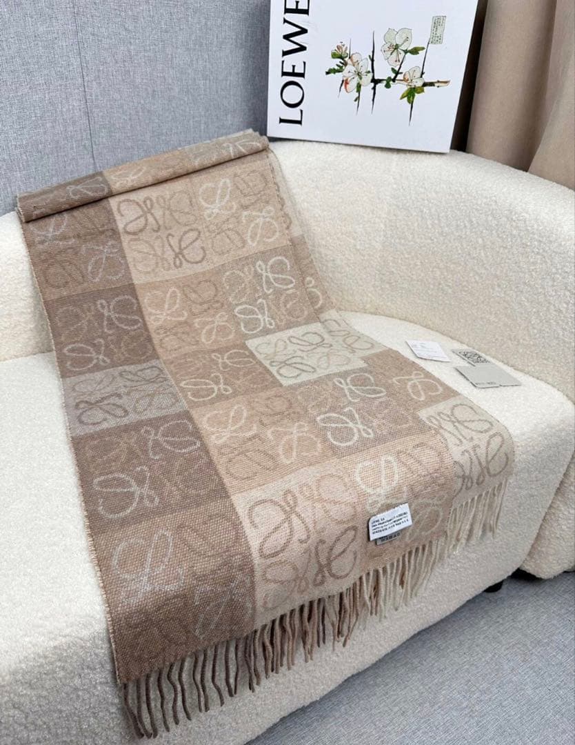 LOEWE ロエベ マフラー アナグラム