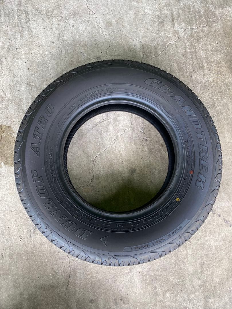 ジムニーシエラ 新車外しタイヤ 195/80R15 (B)