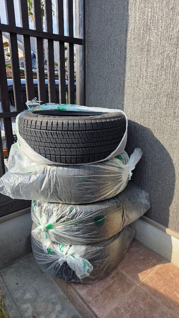 即日発送中古タイヤ2本（1組目）BLIZZAK VRX2 225/50R17