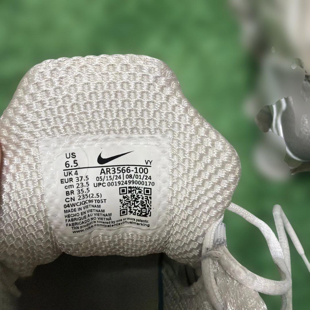 メ*メ様 Nike Shox tl ホワイトスニーカー　23.5センチ