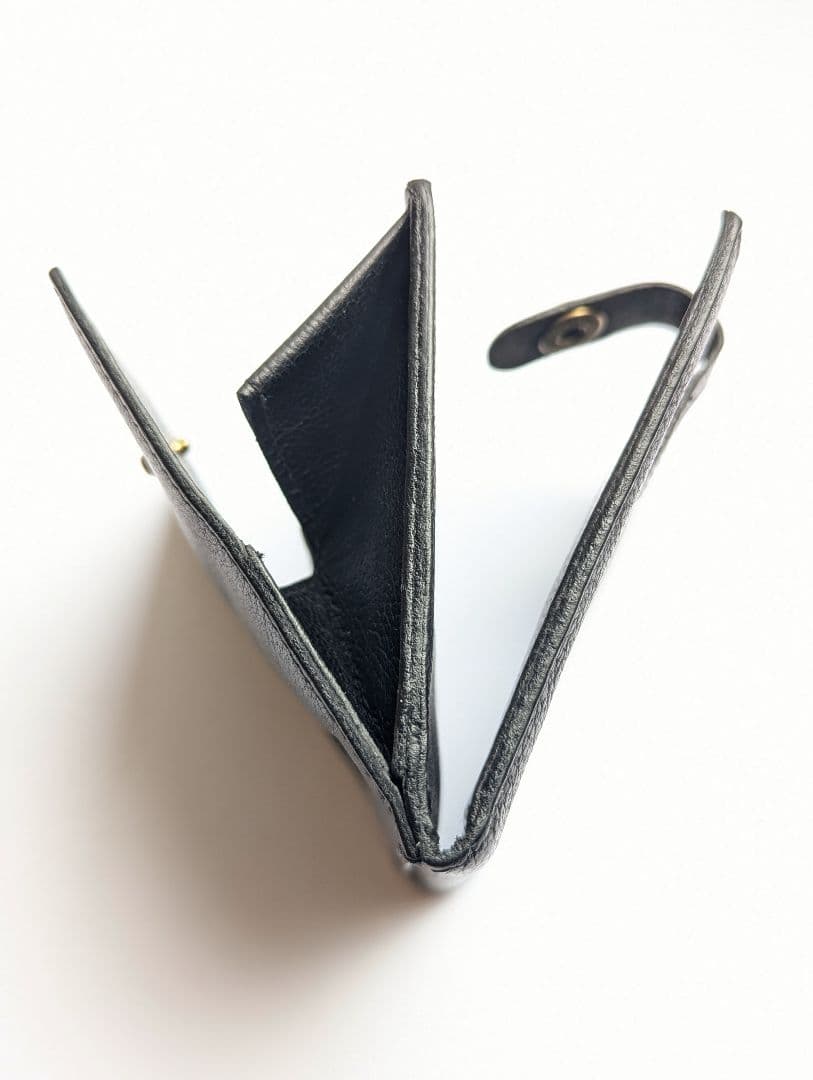 イルビゾンテ スクエアウォレット ブラック 美品 シボ加工 男女兼用