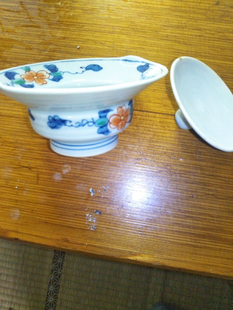 (大幅値下げ!!)色絵染付有田焼万歴草花　華山　懐石茶道具　赤絵伊万里蓋付き5客