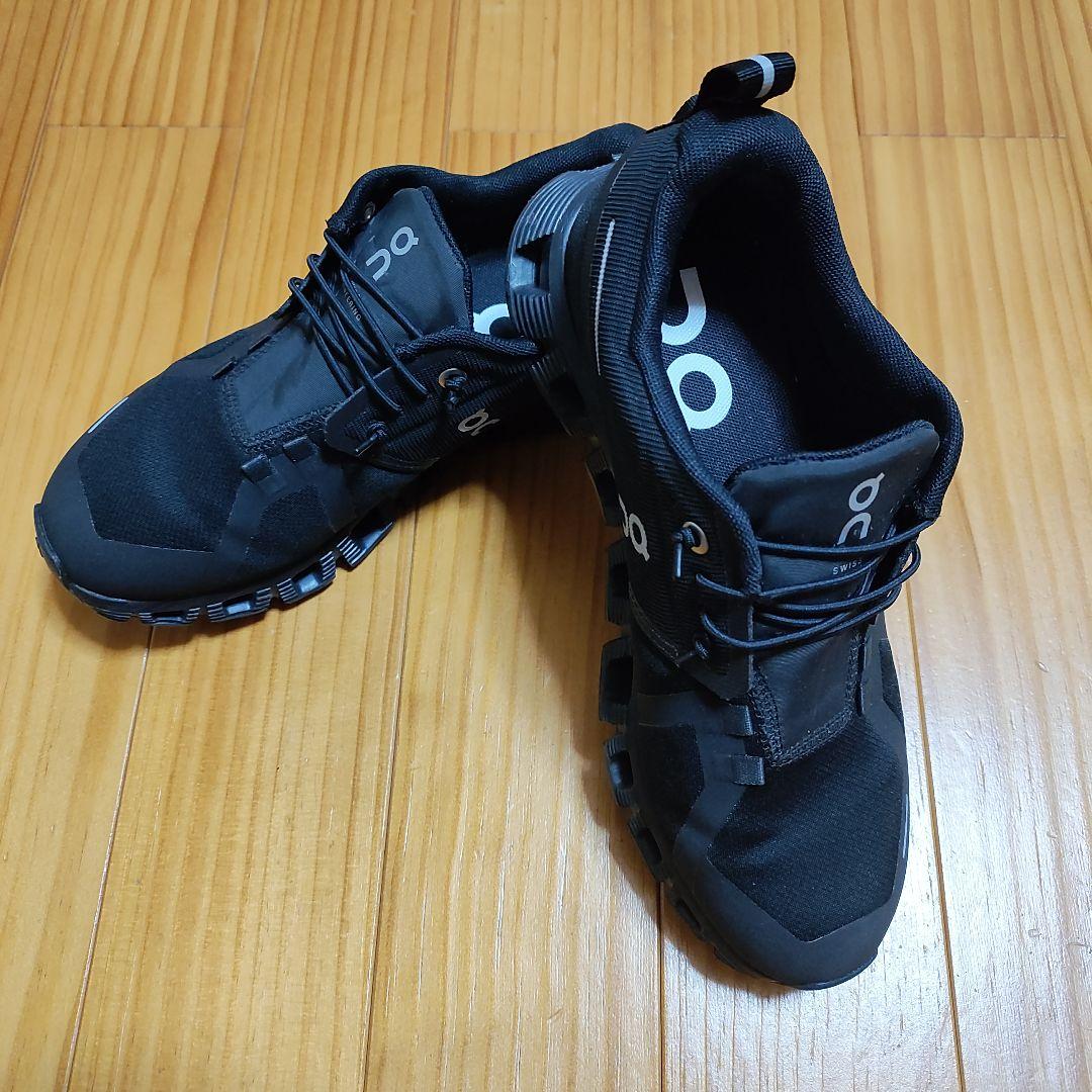 美品 On オン クラウド5 ウォータープルーフ 軽量 防水 黒 23.5
