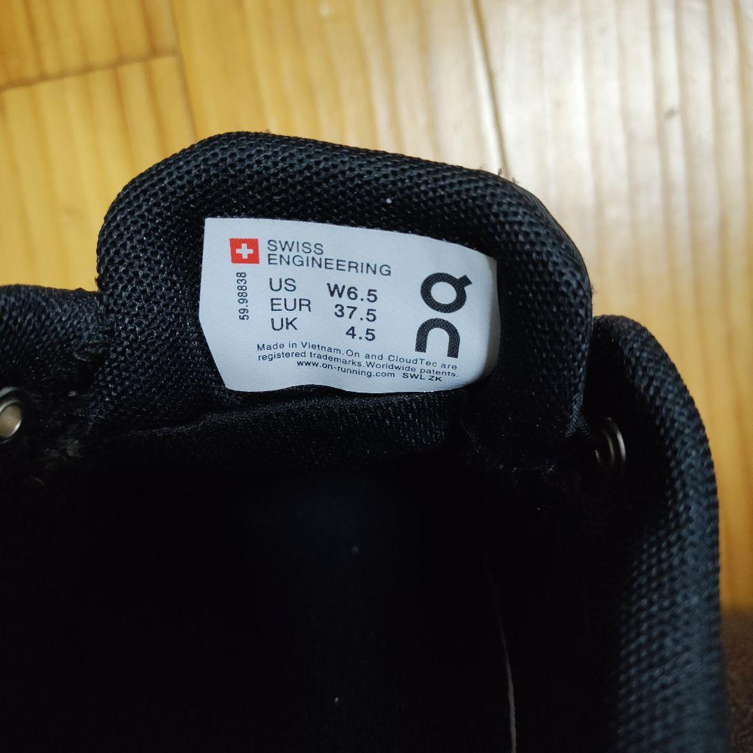 美品 On オン クラウド5 ウォータープルーフ 軽量 防水 黒 23.5