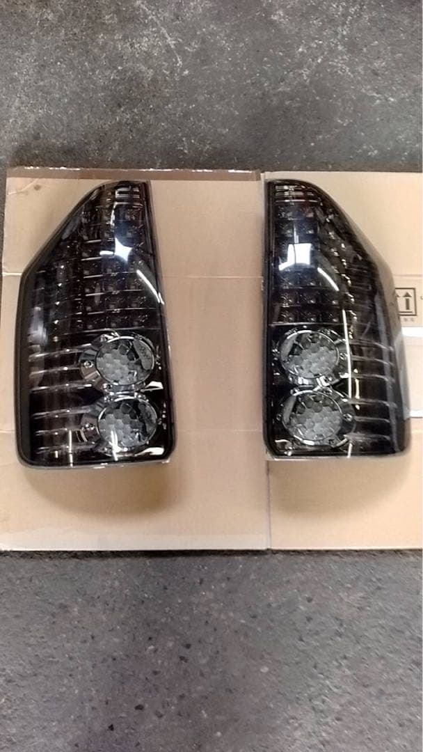 70.75ヴォクシー　ボクシー　テール　値下げしました。