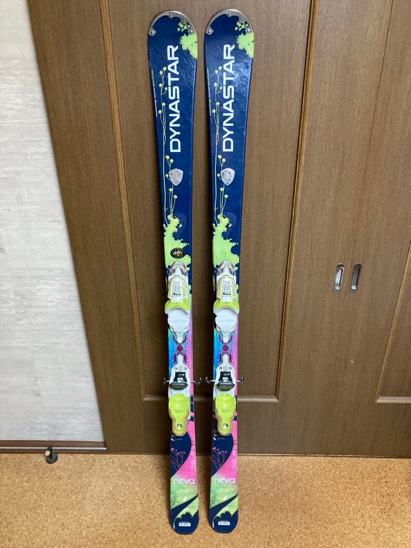 ディナスター　レディース用スキー　158cm 初中級者向けカービングスキー