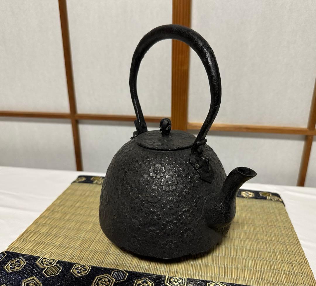 本番盛岡 薫山 南部鉄器 鉄瓶 南部型 桜小紋 1リットル 新品未使用品