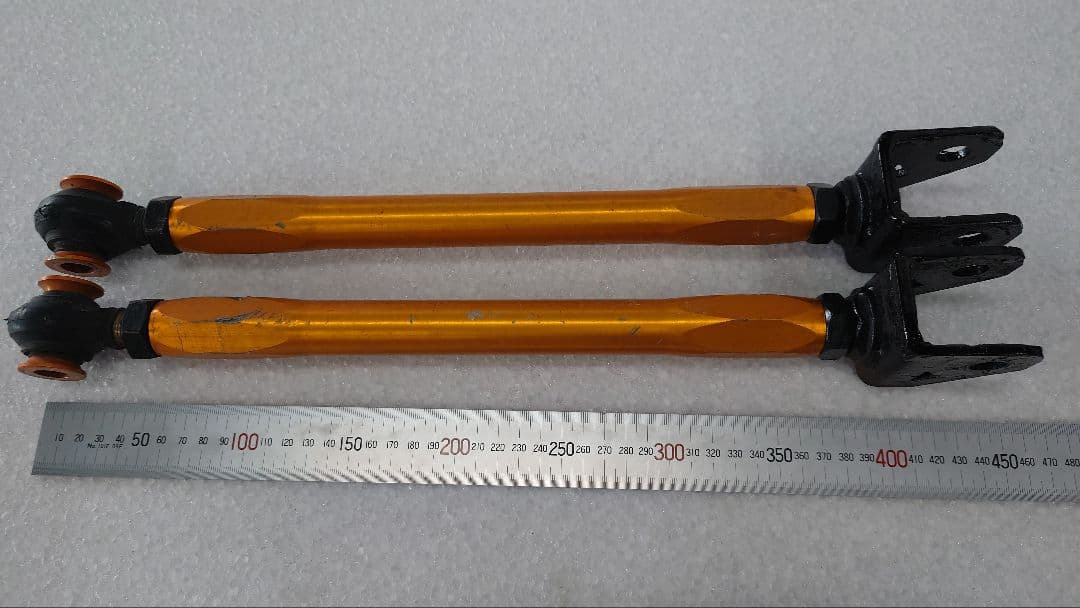 15マジェスタ　リアテンションロッド　固着なし