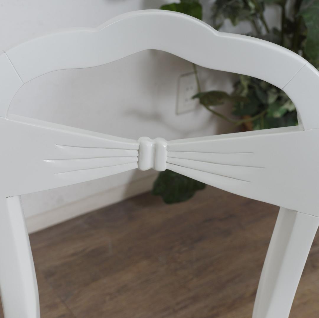 【新品・未使用】 ヨーロピアン調　白家具　チェアー　リボンデザイン 完成品