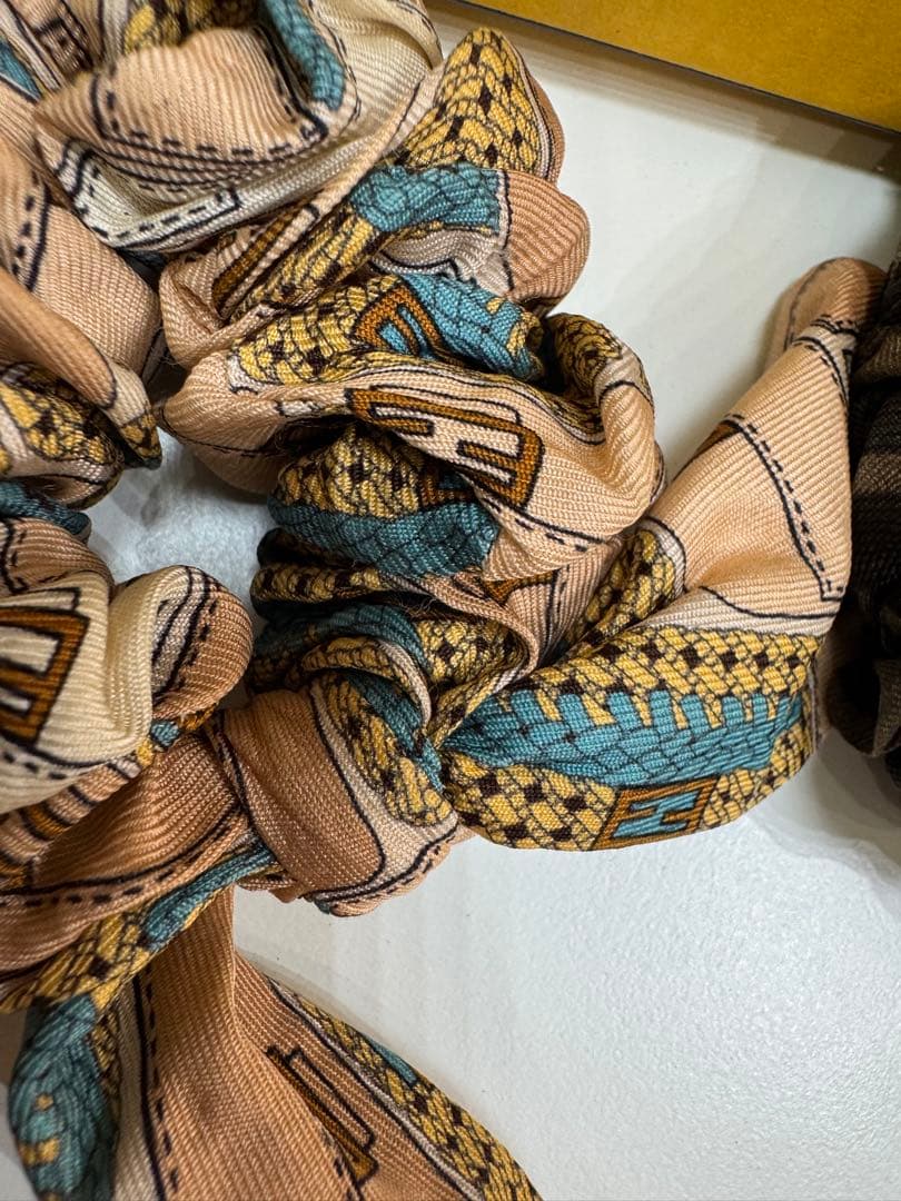 FENDI フェンディ シュシュ 2個セット 購入証明書付き