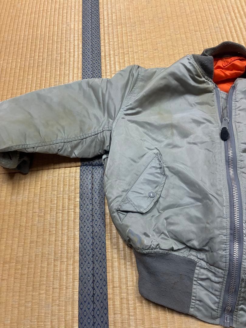 ALPHA社製　MA-1フライトジャケット　LARGEサイズ　黄ばみ、ほつれ有り