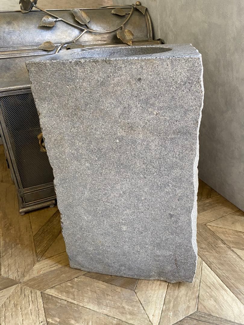 石の傘立て　御影石　石