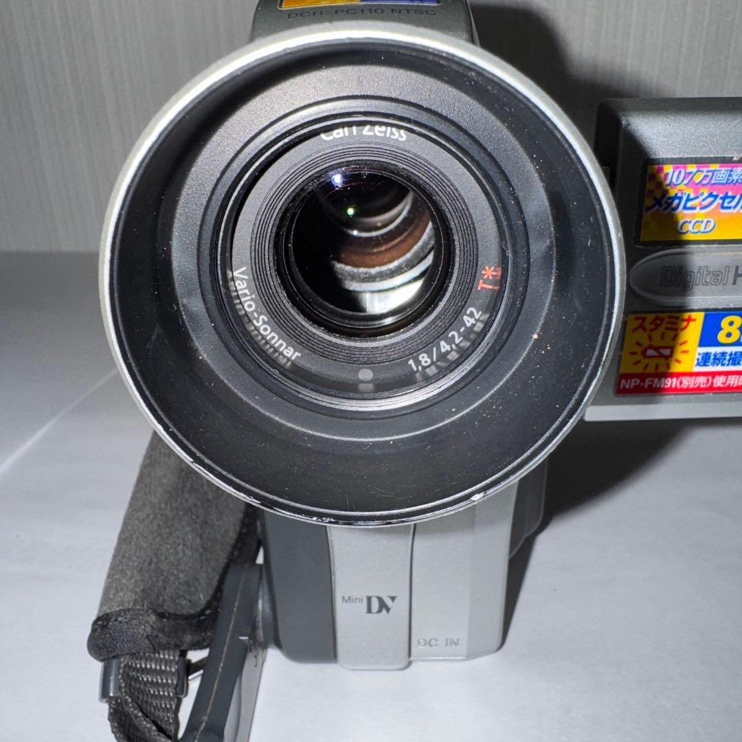 ビデオカメラ SONY Handycam 120x Carl Zeiss DCR-PC110