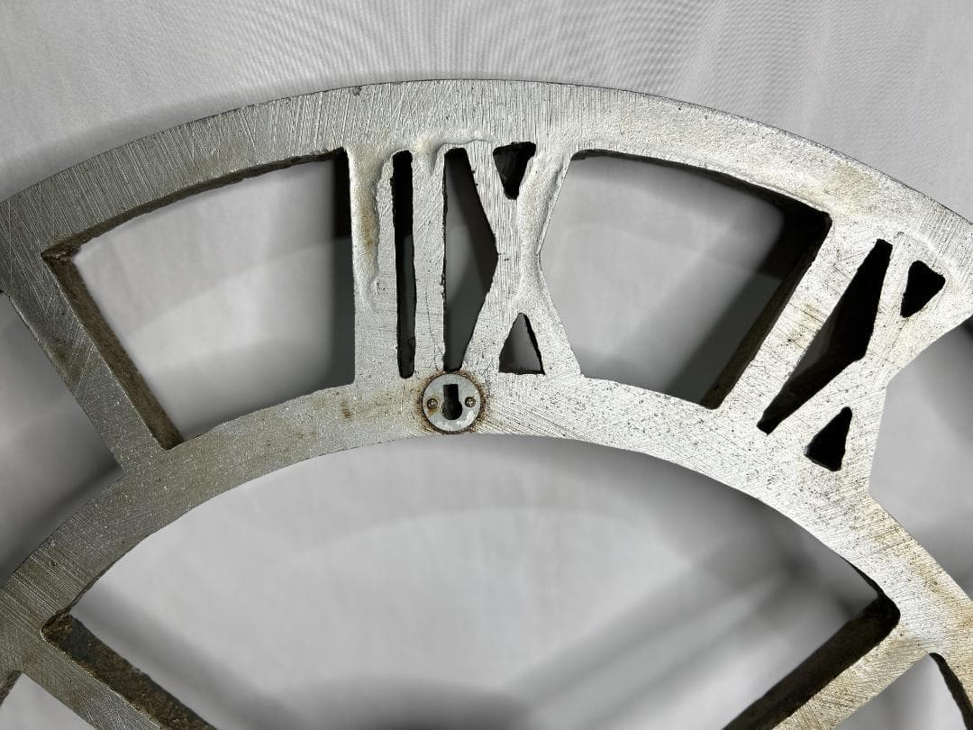 ⚪︎ハワードミラー⚪︎ 掛け時計 アンティーク調 金属製 クラシックインテリア