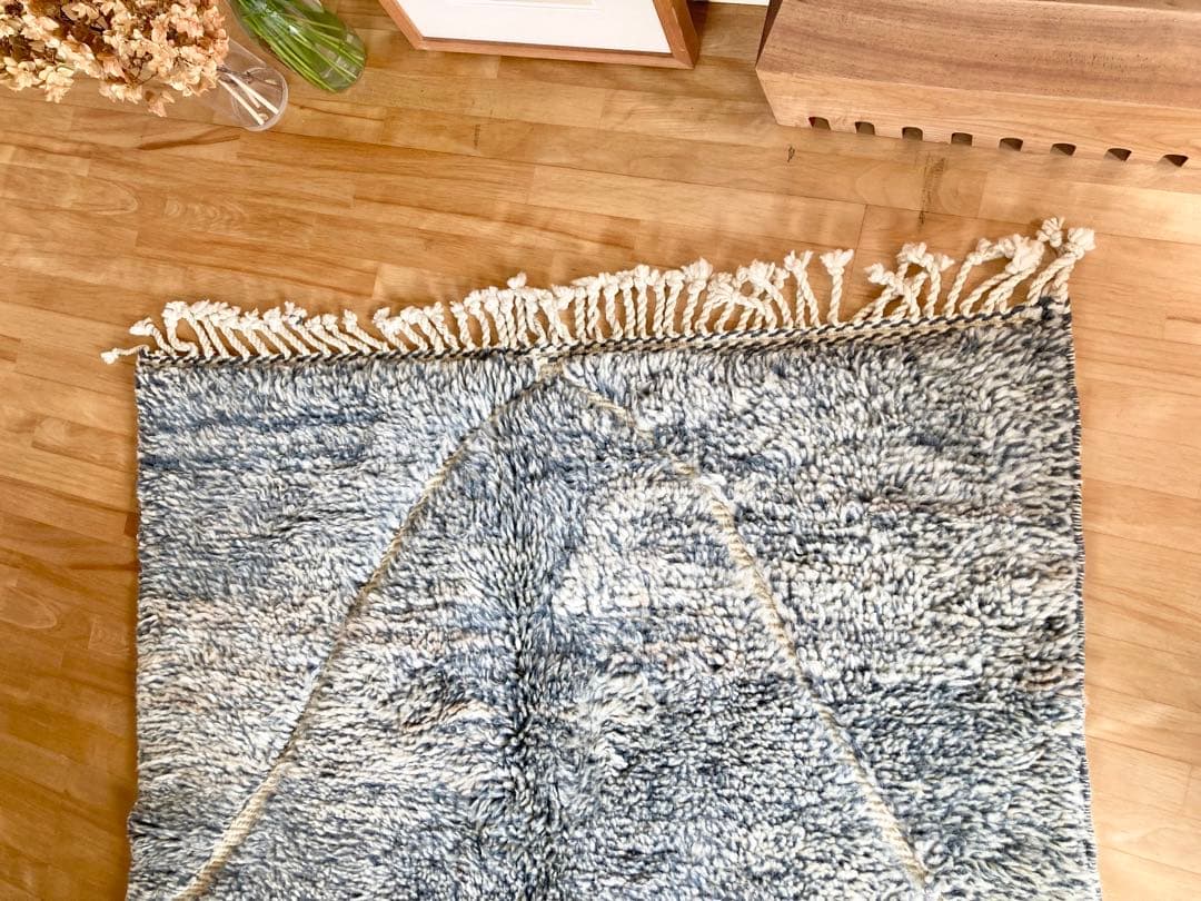 【新品美品】モロッコ ベニワレンラグ 手織り 一点物　ナチュラルインテリア