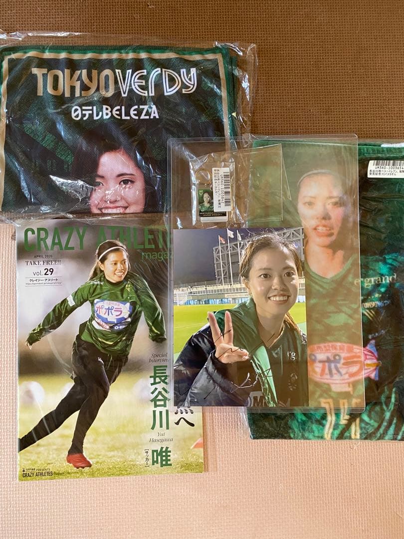 なでしこジャパン　長谷川唯　直筆サイン写真　日テレ・東京ヴェルディベレーザグッズ