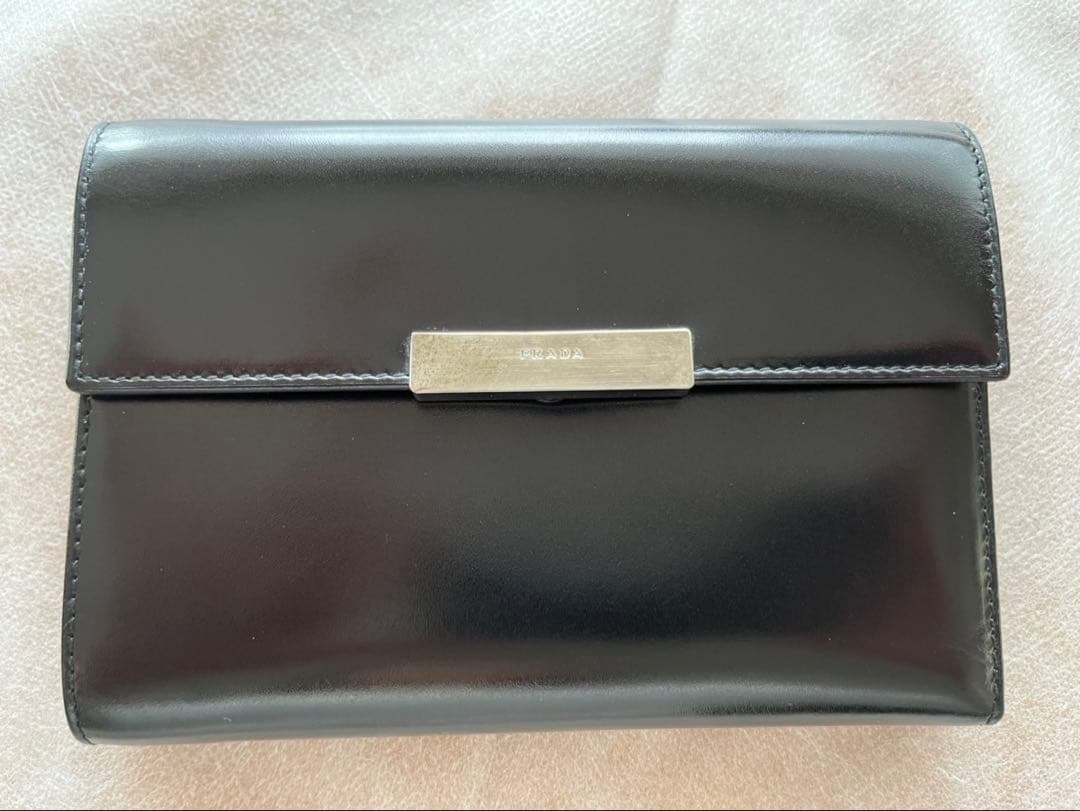 田*中様 PRADA 財布 ブラック