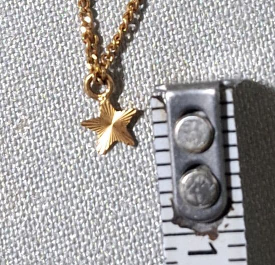 k18 星型チャーム付きハーフフープピアス