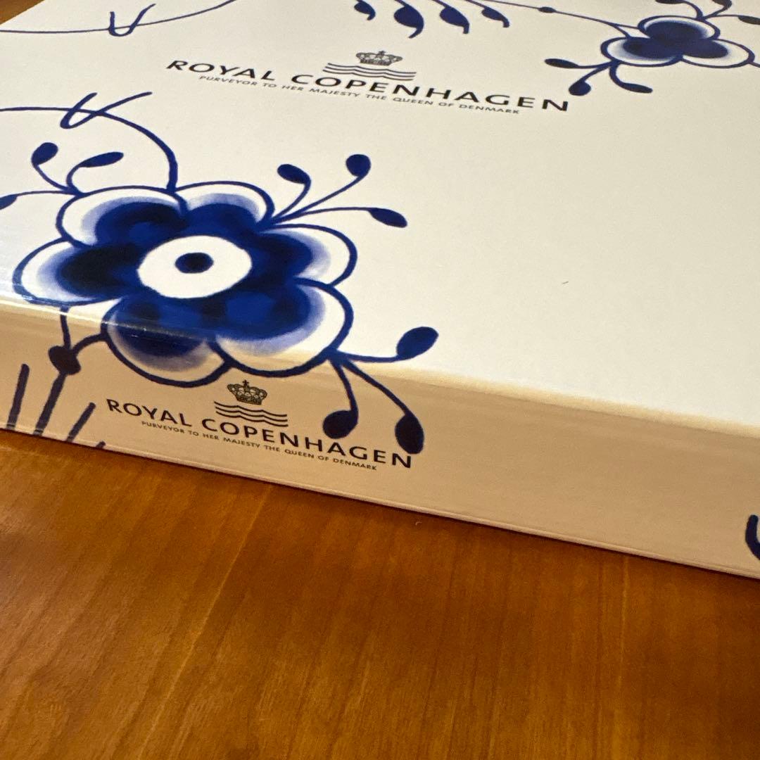 [新品]   ブルーフルーテッドメガプレート　箱付