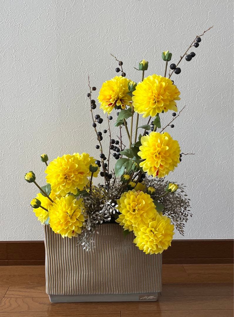 エミリオロバ 置物