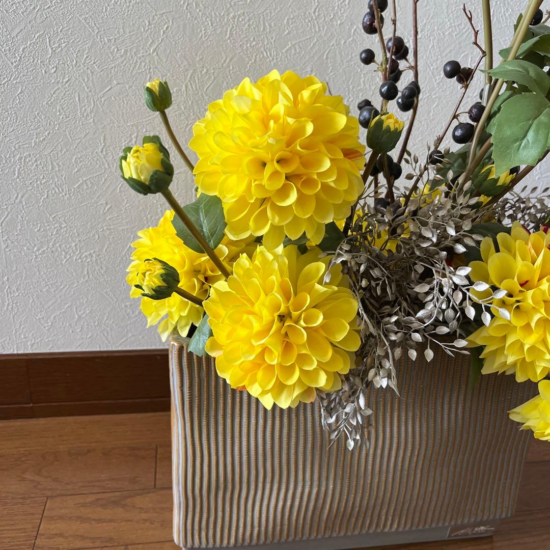 エミリオロバ 置物