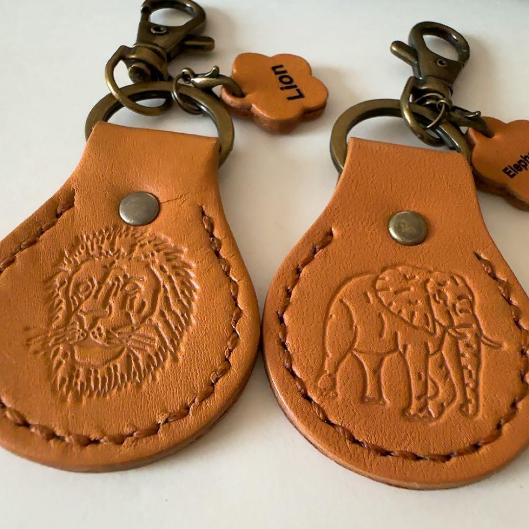 革のキーホルダー