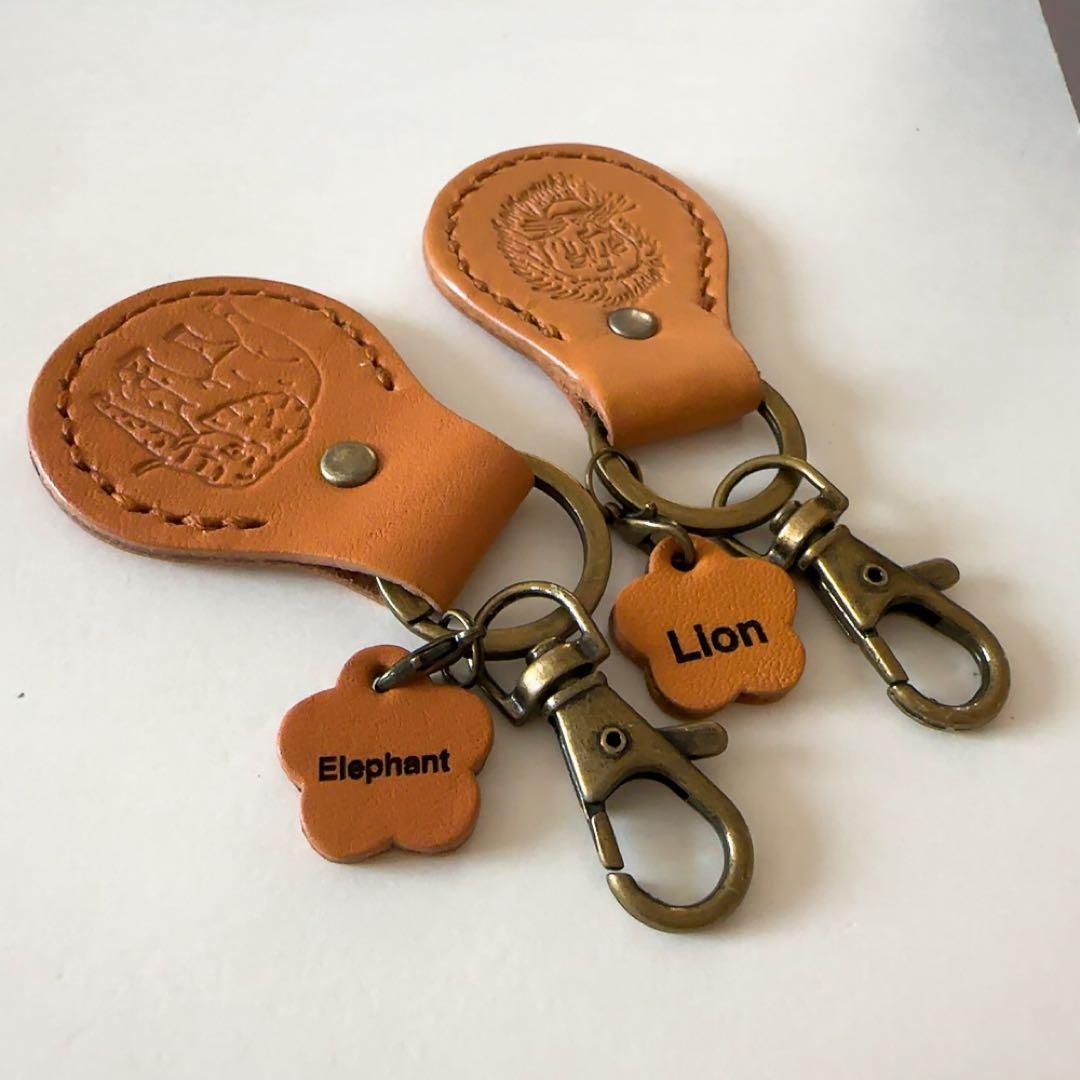 革のキーホルダー
