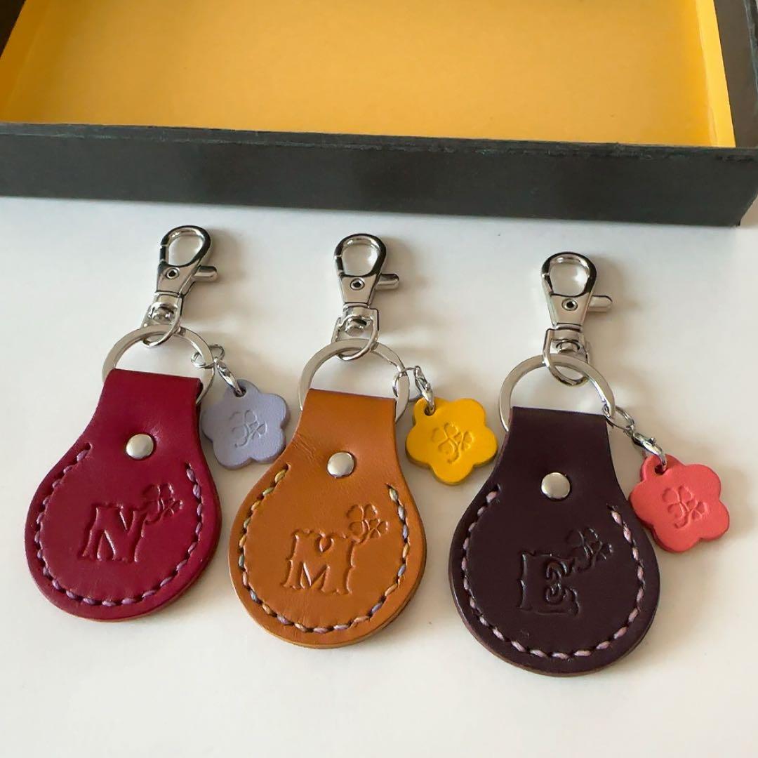 革のキーホルダー