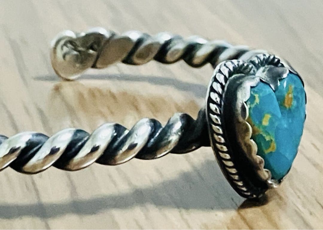 ナバホ族 Navajo バングル ハート インディアンジュエリー ブレスレット