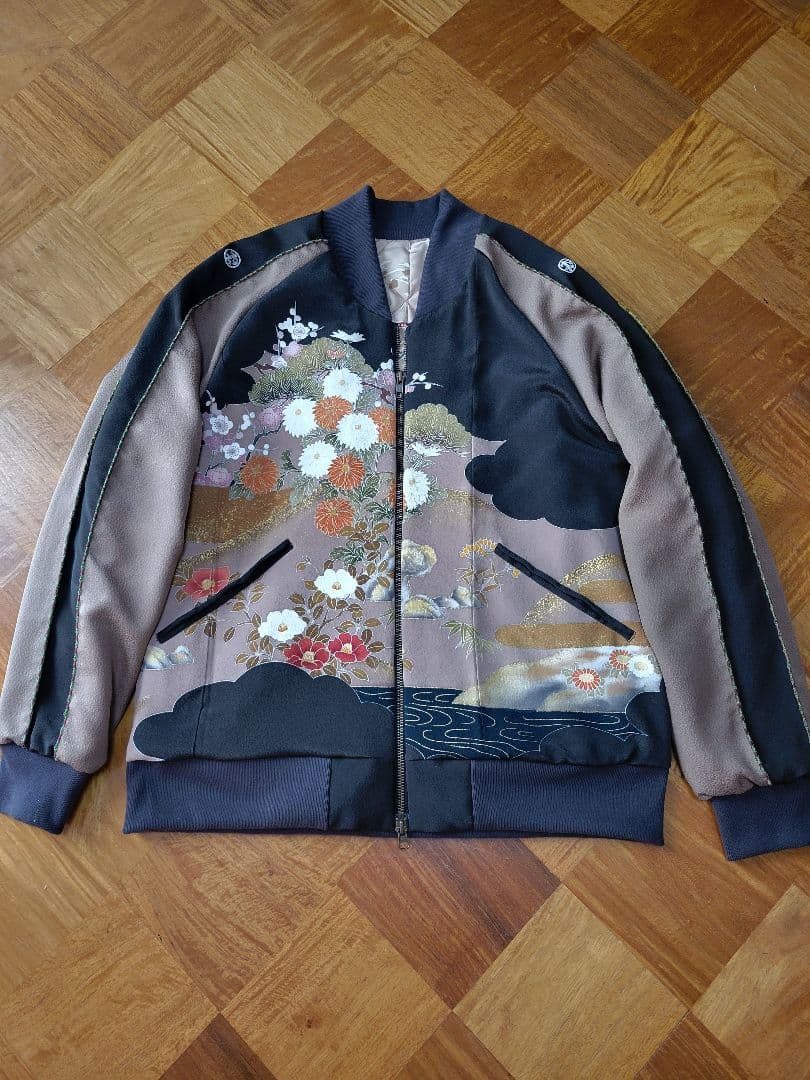 め0101着物リメイク正絹古布黒留袖江戸褄鶴文ヴィンテージスカジャンハンドメイド