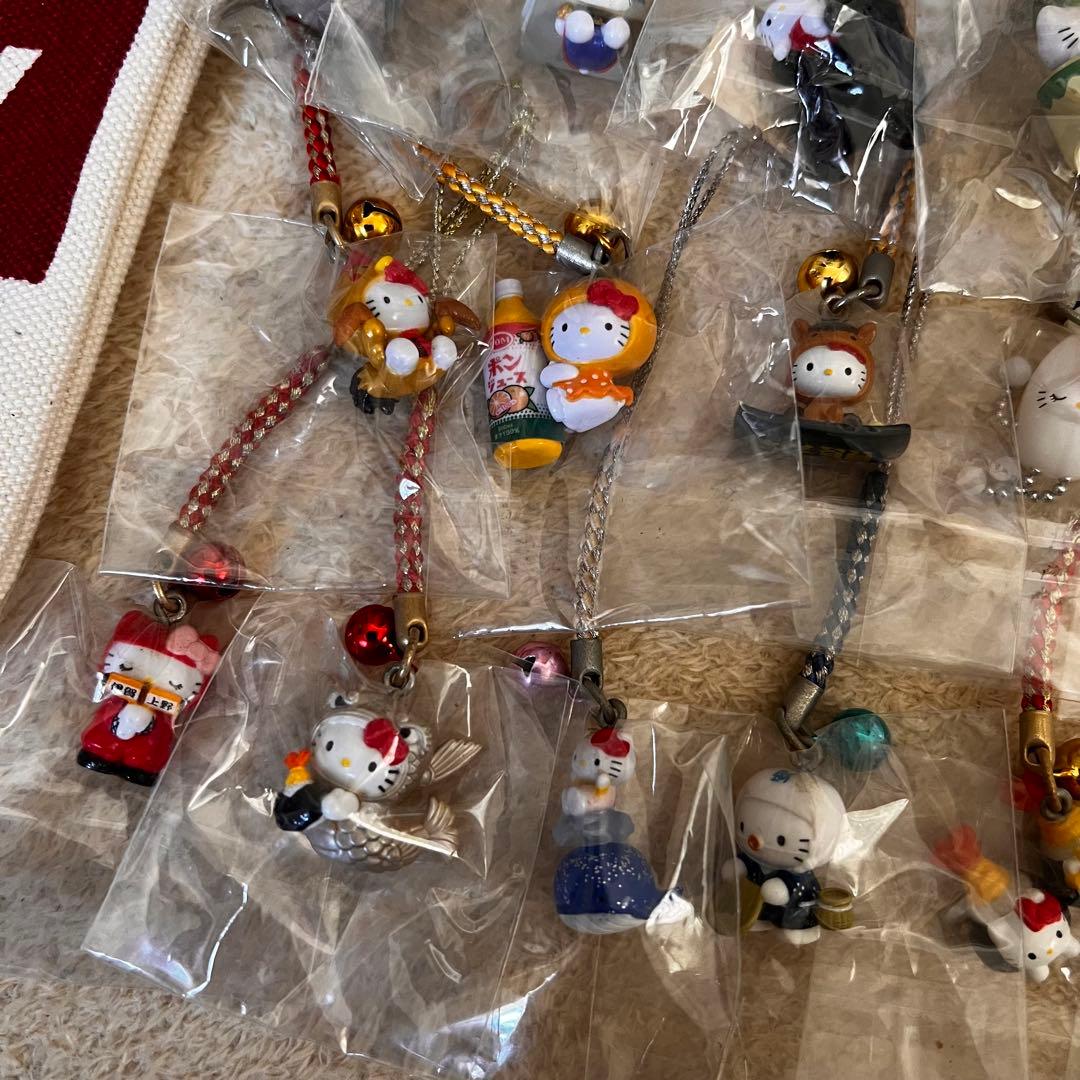 ハローキティ　ご当地キティ　根付けストラップ　60点　まとめ売り