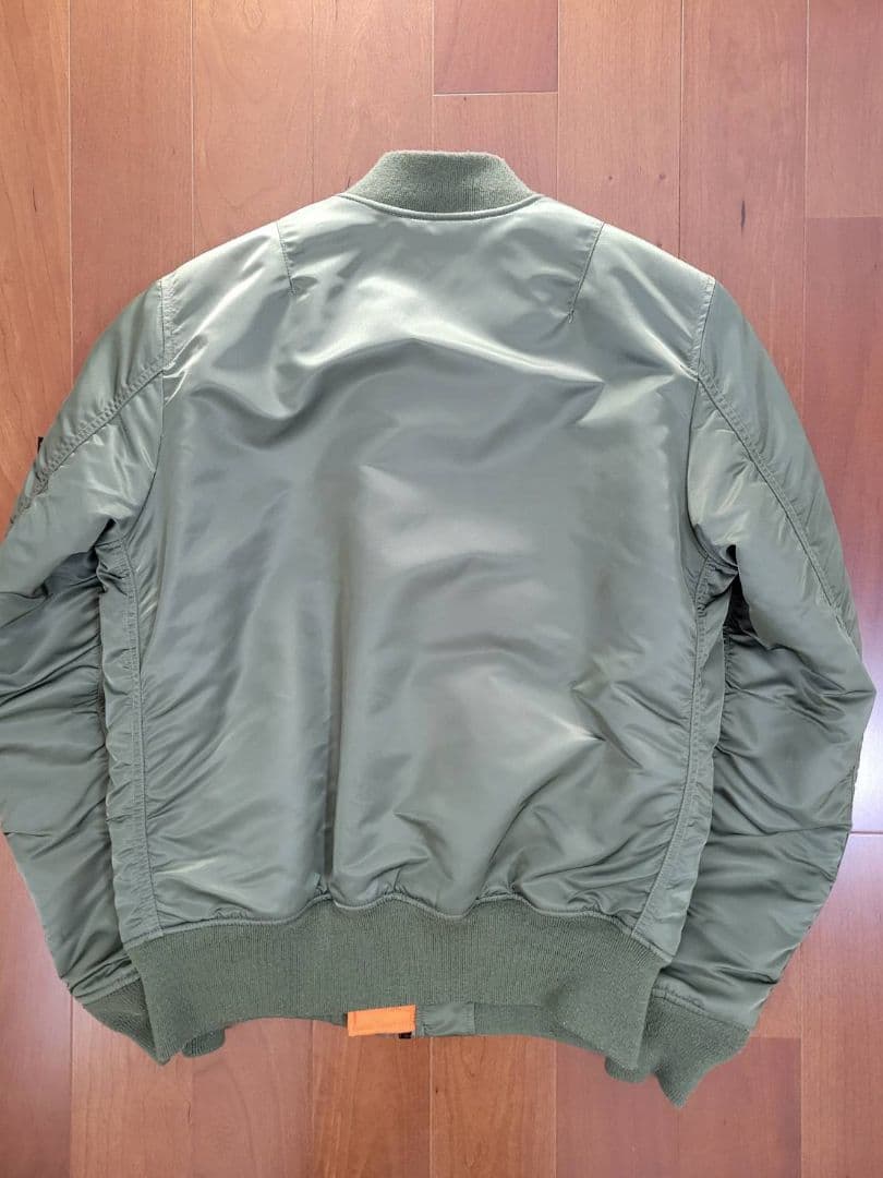 アルファインダストリーズ　MA-1　タイトフィット